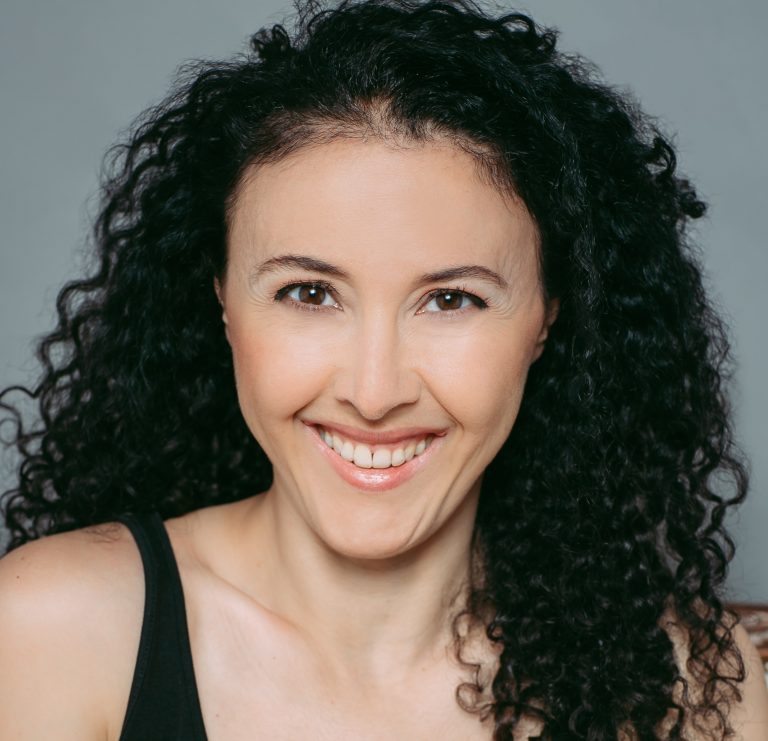 amanda prasow headshot 768x741